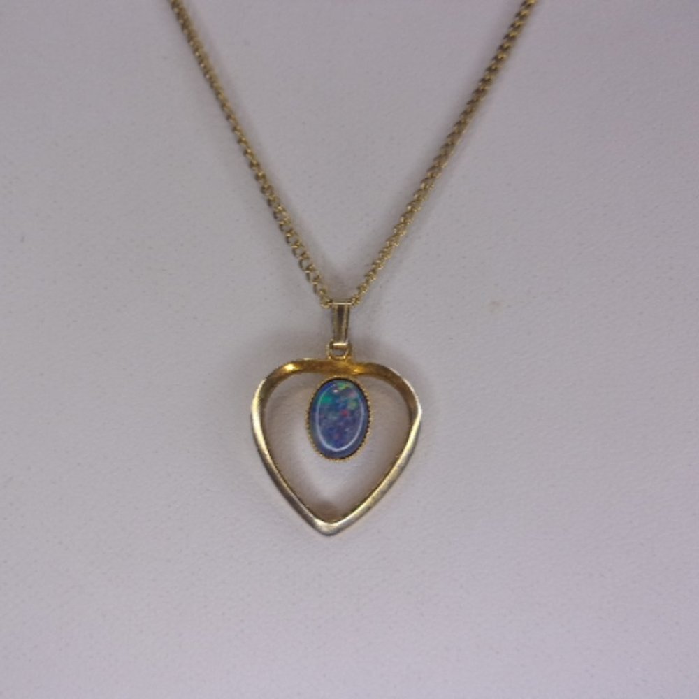 Faux Opal Gold Tone Heart Pendant Necklace 18" L